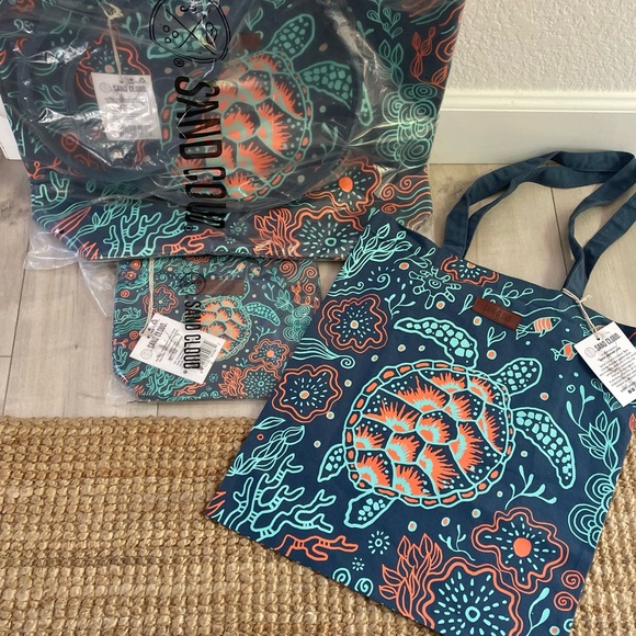 NWT Bundle of 3 Sand Cloud Carry Bags - BeachTote, Zipper Pouch, Everyday Tote - Picture 1 of 6